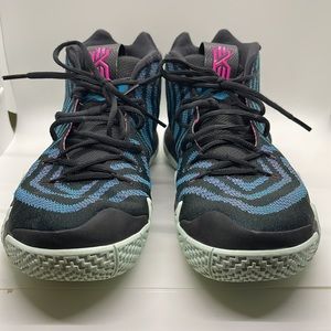 Men’s Nike Kyrie 4 80’s Pack Sneaker